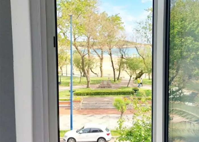 Con Vistas A La Playa